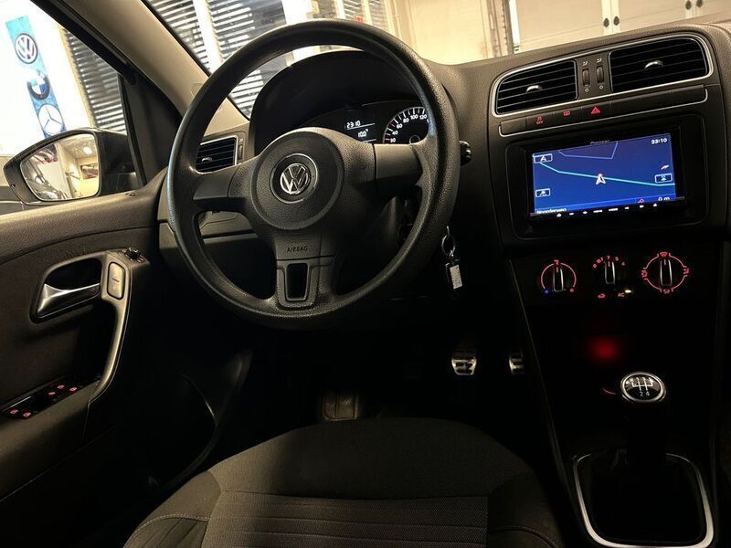 Gebraucht VW Polo 90 PS (66 kW) 2012 Schwarz Limousine