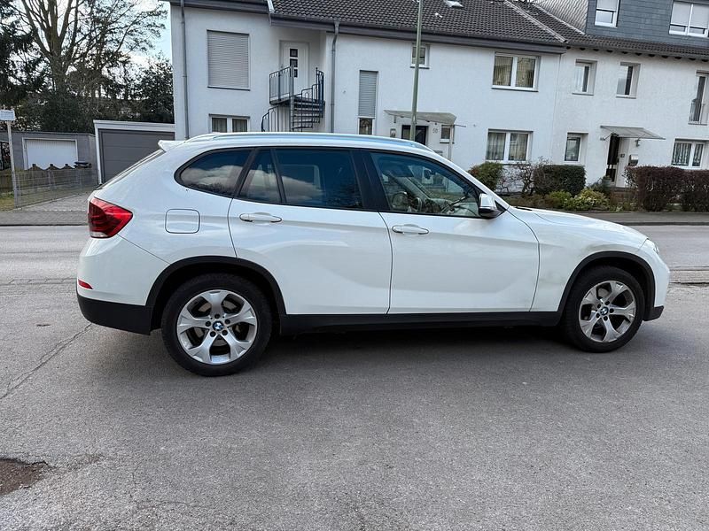 Weiß Gebraucht 2014 BMW X1 Advantage SUV | 8.299 € (Guter Preis) - Bild 1/4