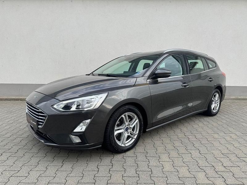 Grau Gebraucht 2019 Ford Focus Cool & Connect Limousine | 14.700 € (Fairer Preis) - Bild 1/4