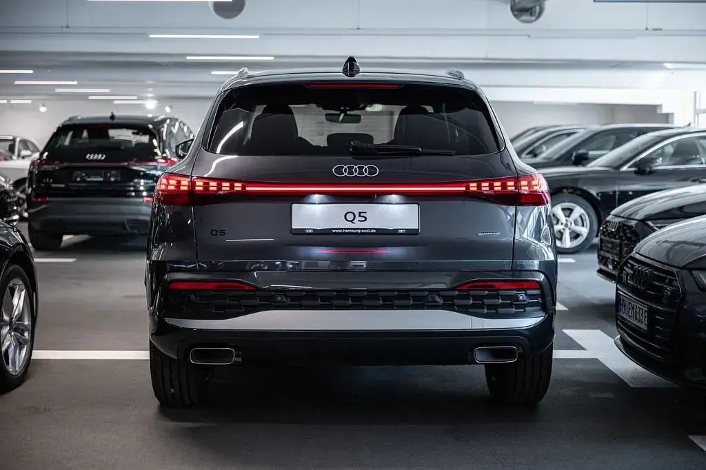 Neu Audi Q5 Sport 299 PS (219 kW) 2026 Grau SUV