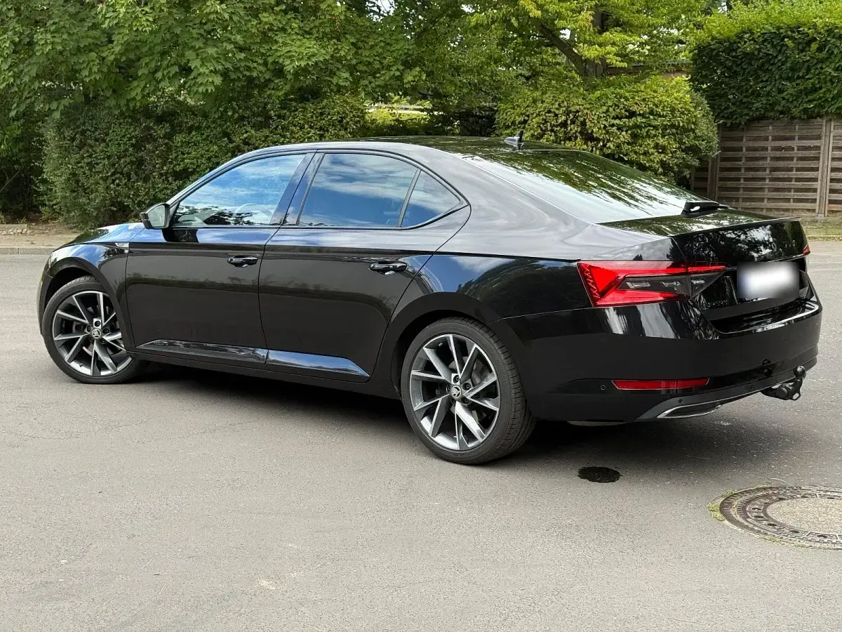 Gebraucht Skoda Superb SportLine 190 PS (139 kW) 2023 Schwarz Limousine