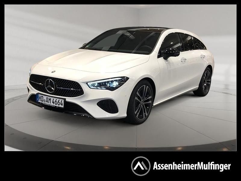 Weiß Gebraucht 2024 Mercedes CLA200 Shooting Brake Progressive Kombi | 34.979 € (Etwas zu teuer) - Bild 1/4