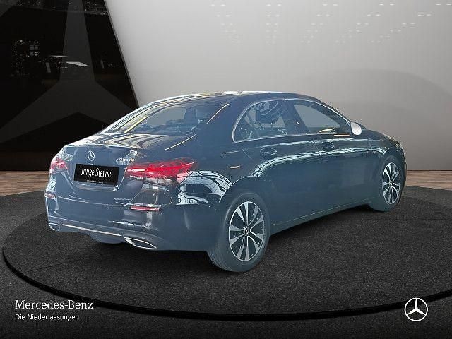 Gebraucht Mercedes A200 Advanced 150 PS (110 kW) 2022 Schwarz Limousine