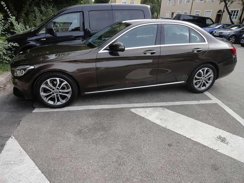 Gebraucht Mercedes C180 Edition 156 PS (114 kW) 2017 Braun Limousine