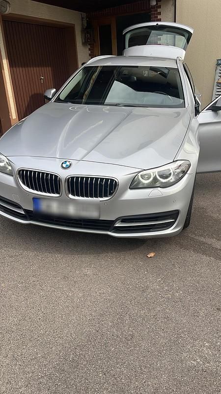 Gebraucht BMW 520 190 PS (139 kW) 2015 Grau Kombi