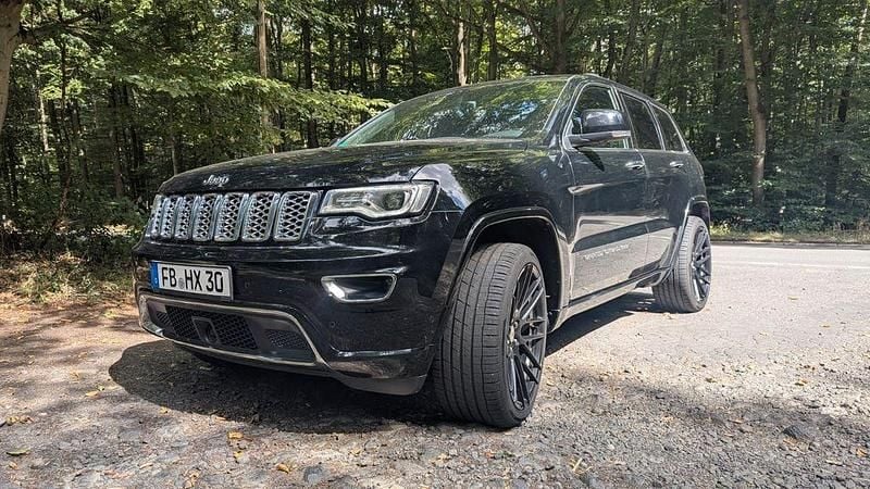 Schwarz Gebraucht 2017 Jeep Grand Cherokee SUV | 24.950 € (Etwas zu teuer) - Bild 1/4