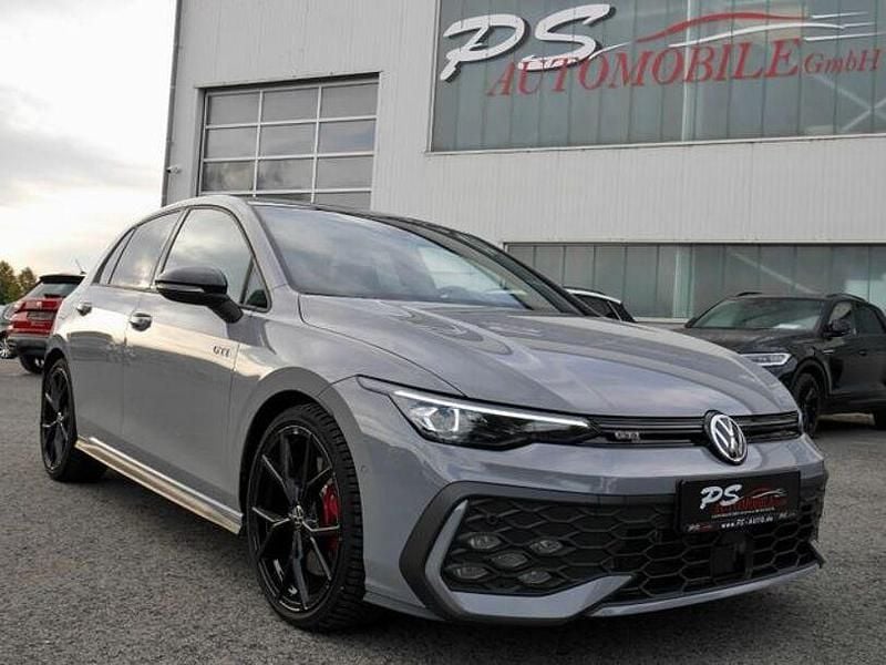 Grau Gebraucht 2025 VW Golf VIII GTI Limousine | 36.488 € (Fairer Preis) - Bild 1/4
