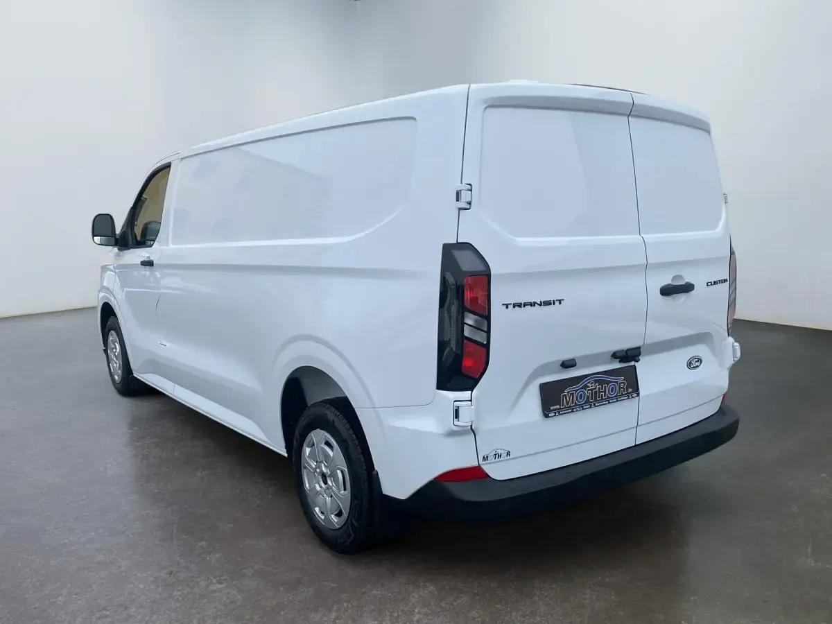 Nouvelle Ford Transit Custom Trend 136 ch (100 kW) 2026 Blanc Berline