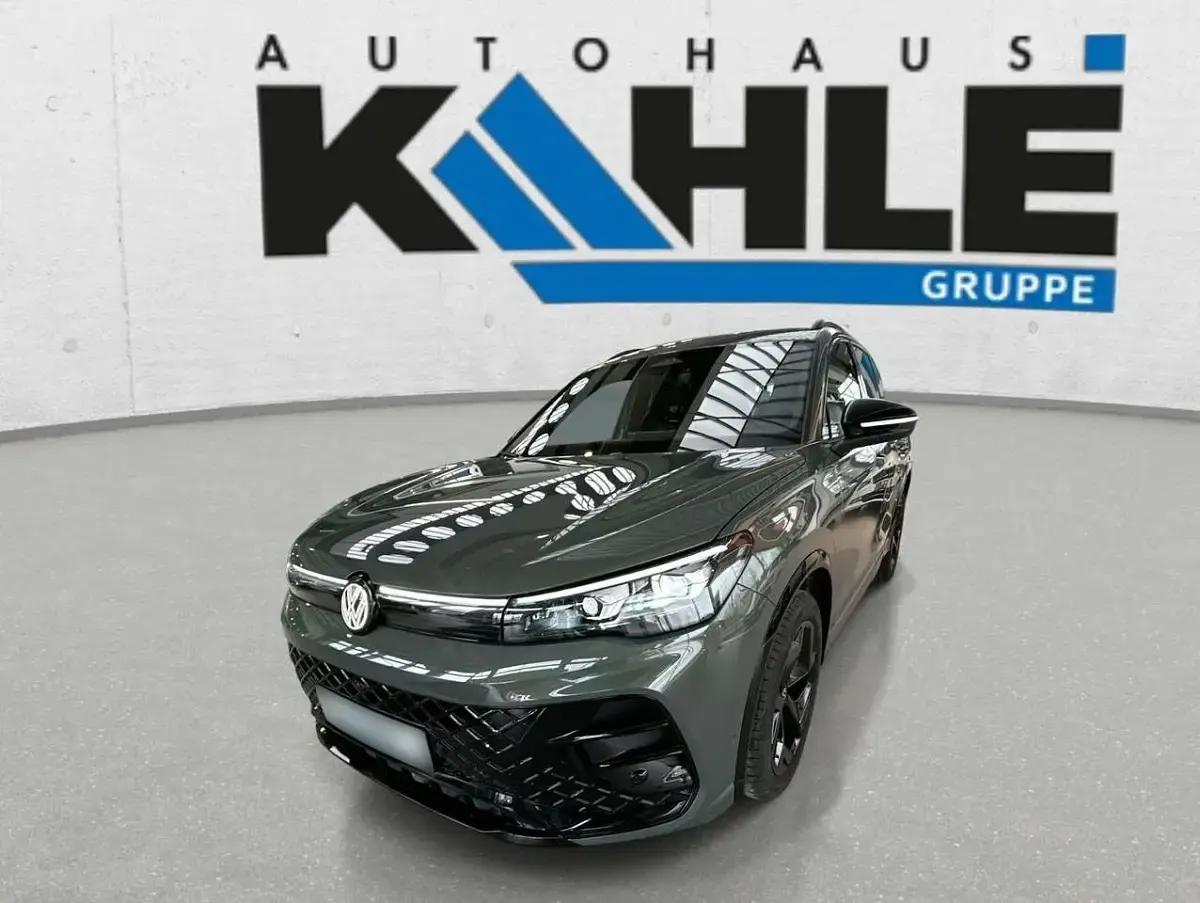 Neu VW Tiguan Pro 150 PS (110 kW) 2025 Grün SUV