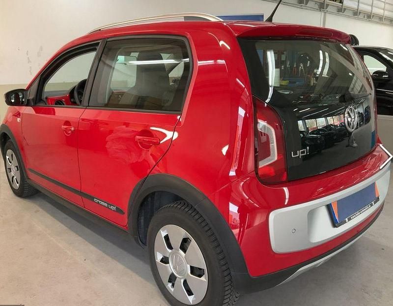 Gebraucht VW cross up! 75 PS (55 kW) 2016 Rot Kleinwagen