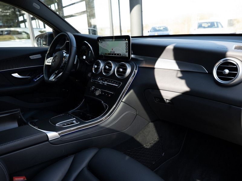 Gebraucht Mercedes GLC200 AMG 197 PS (144 kW) 2020 Unilack polarweiss SUV