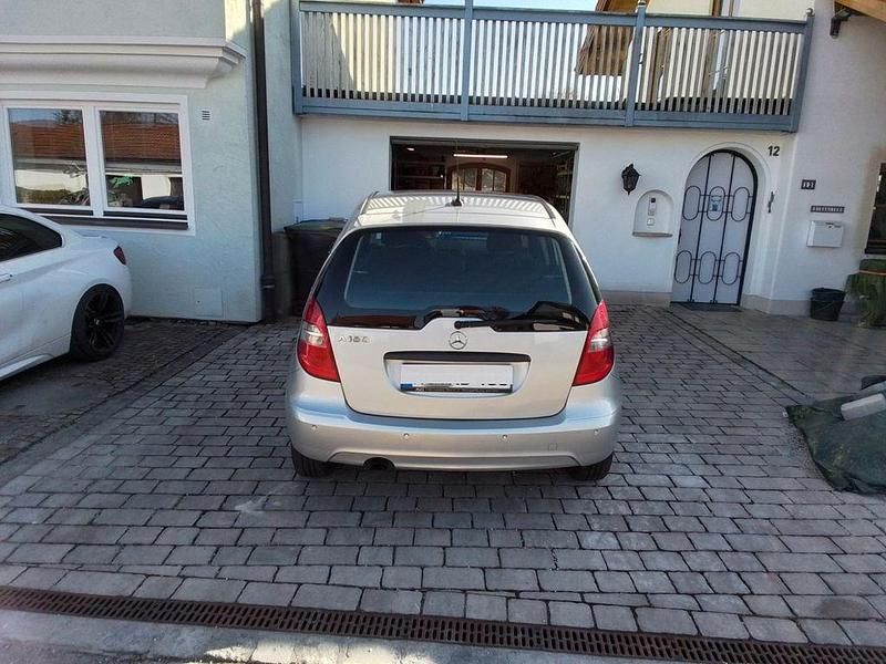 Gebraucht Mercedes A160 95 PS (69 kW) 2010 Silber Van / Kleinbus