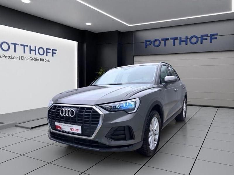 Grau Gebraucht 2021 Audi Q3 Design SUV | 29.750 € (Fairer Preis) - Bild 1/4