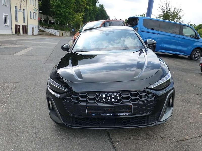 Gebraucht Audi A5 S-Line 204 PS (150 kW) 2024 Mythosschwarz metallic Coupé