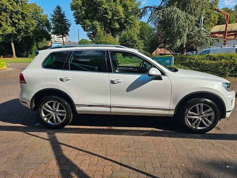 Gebraucht VW Touareg 262 PS (192 kW) 2015 Weiß SUV