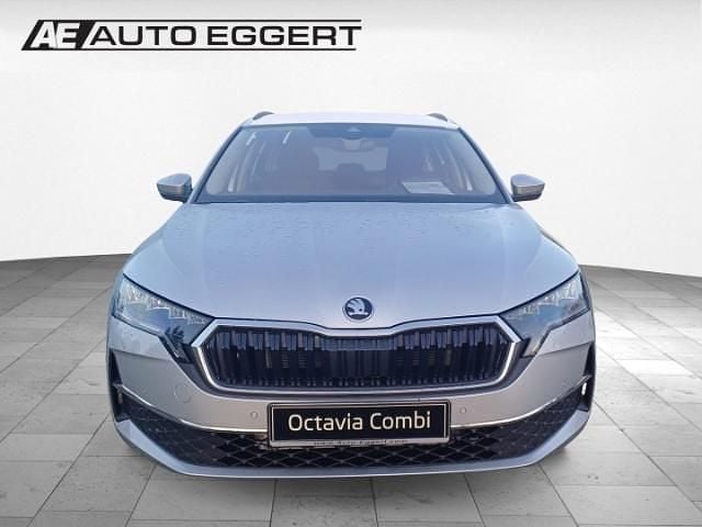 Neu Skoda Octavia Selection 116 PS (85 kW) 2025 Silber Kombi