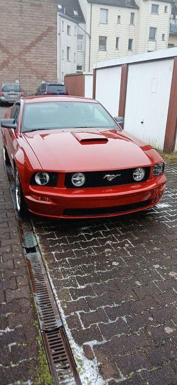 Gebraucht Ford Mustang GT 303 PS (222 kW) 2009 Rot Coupé