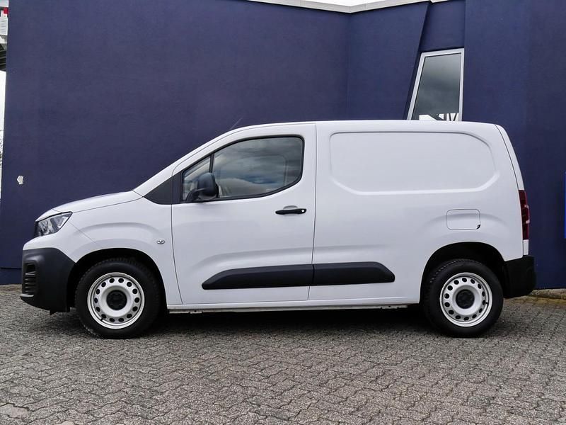 Gebraucht Peugeot Partner Premium 99 PS (72 kW) 2019 Schneeweiß Van / Kleinbus