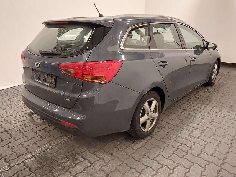 Gebraucht Kia Ceed Sportswagon 128 PS (94 kW) 2013 Blau Kombi