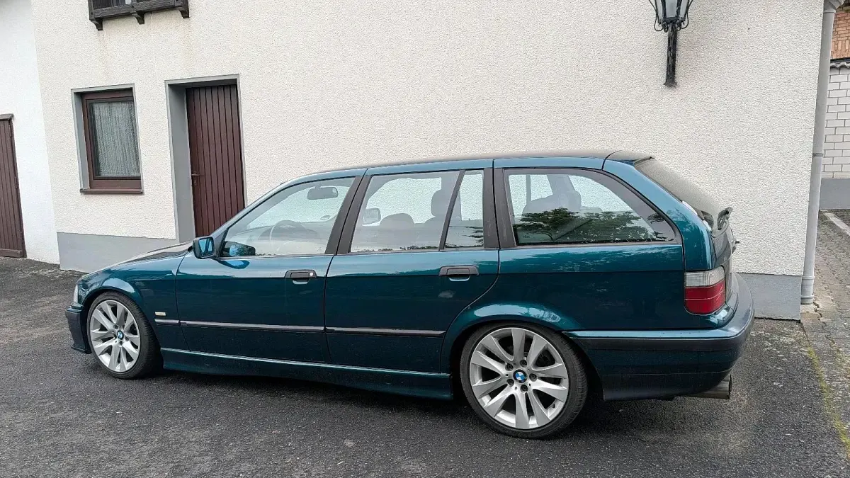 Używany BMW 318 Basis 116 KM (85 kW) 1997 Zielony Kombi