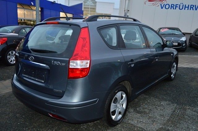 Gebraucht Hyundai i30 Classic 90 PS (66 kW) 2010 Grau Kombi