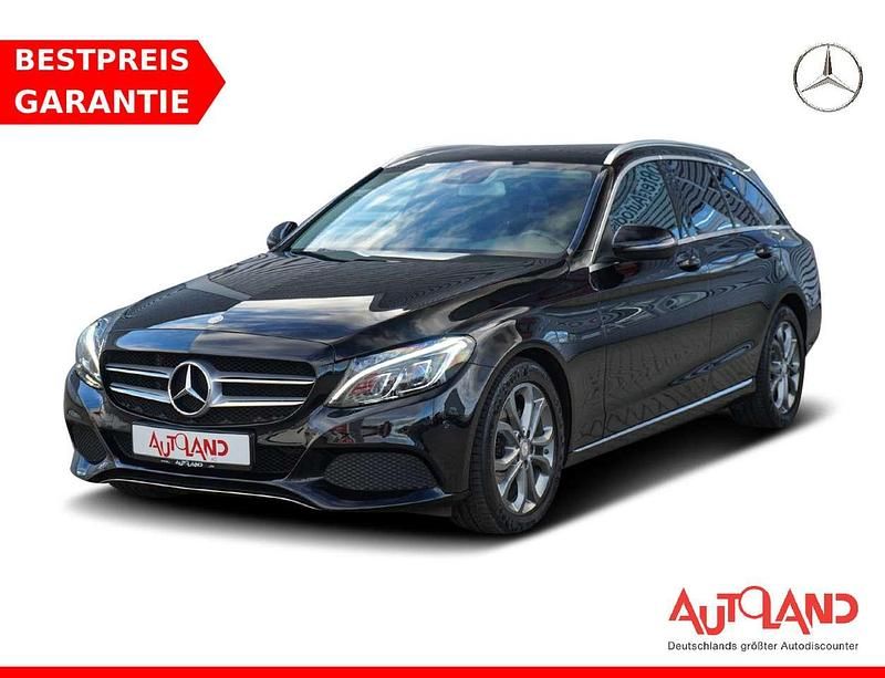 Schwarz Gebraucht 2016 Mercedes C160 Avantgarde Coupé | 19.990 € - Bild 1/4