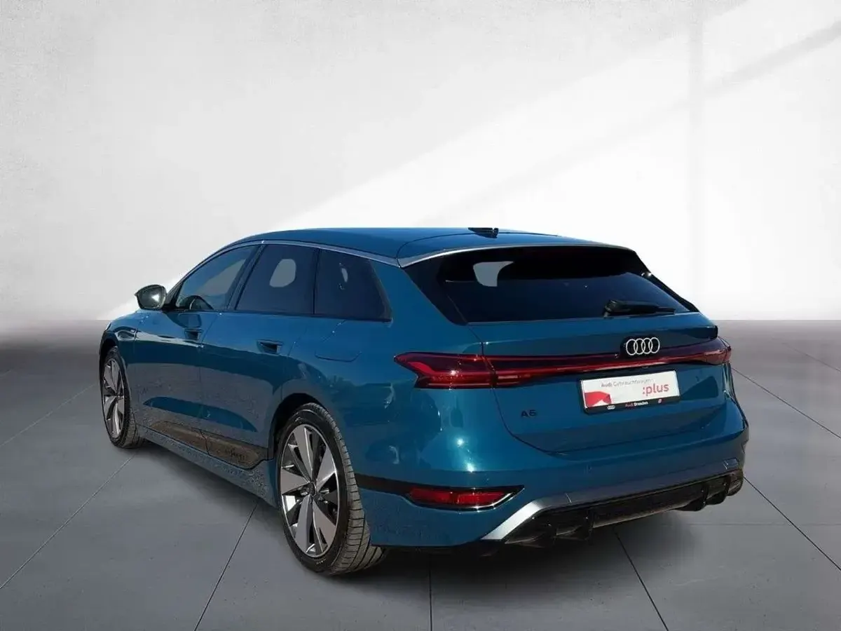 Używany Audi A6 e-tron Performance 269 kW (367 KM) 2025 Niebieski Kombi