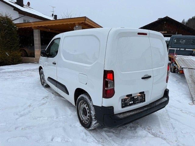 Gebraucht Peugeot Partner 76 PS (55 kW) 2021 Weiß Van / Kleinbus