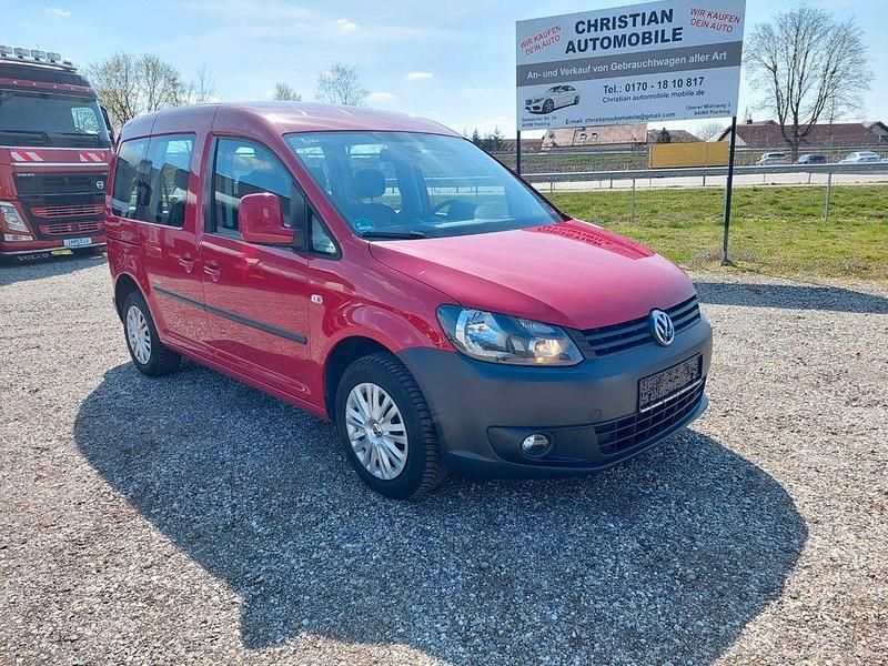 Second-hand VW Caddy Team 109 CP (80 kW) 2015 Roșu Monovolum