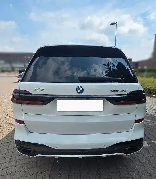 Gebraucht BMW X7 M Sport 352 PS (258 kW) 2024 Weiß SUV