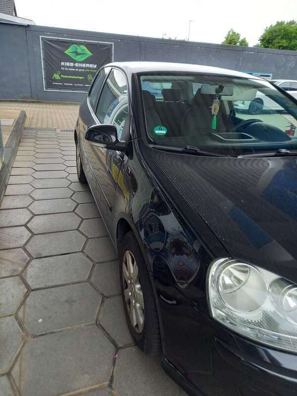 Schwarz Gebraucht 2006 VW Golf V Trendline Limousine | 1.600 € (Guter Preis) - Bild 1/4