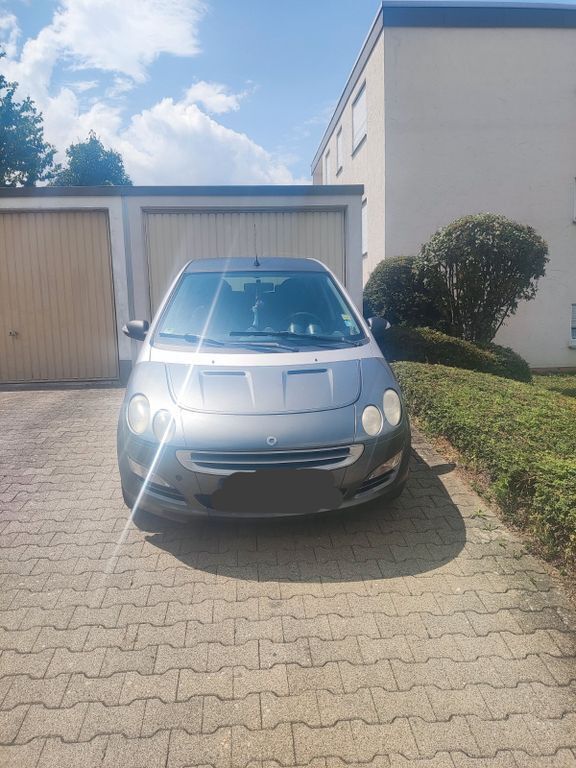 Grau Gebraucht 2004 Smart ForFour Limousine | 1.250 € (Fairer Preis) - Bild 1/4