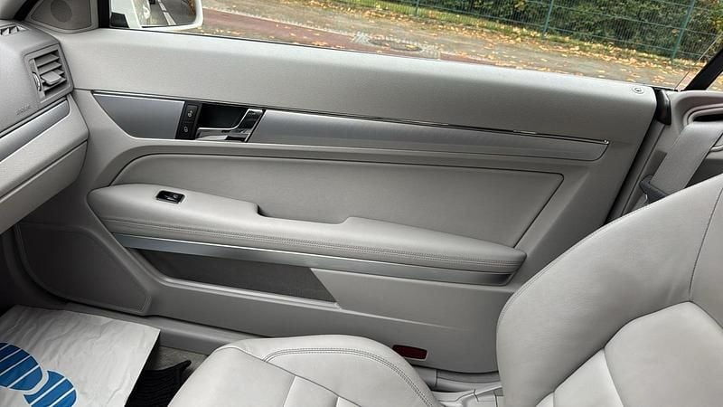 Gebraucht Mercedes E200 184 PS (135 kW) 2010 Weiß Coupé