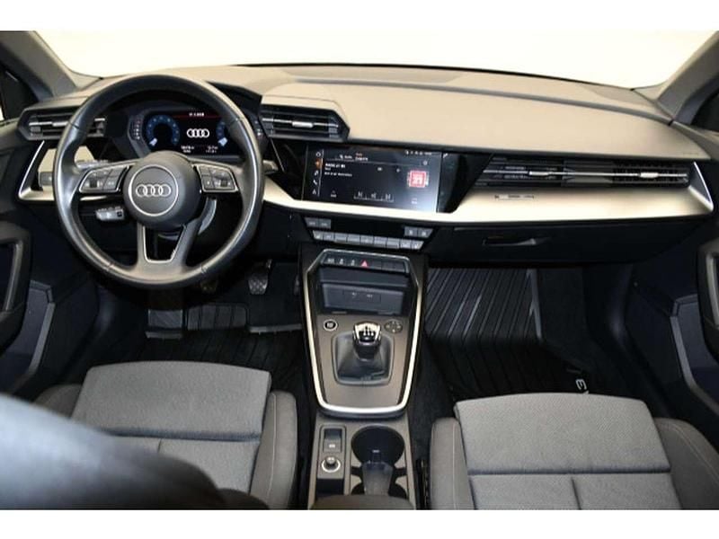 Gebraucht Audi A3 Ambiente 150 PS (110 kW) 2022 Brillantschwarz Limousine