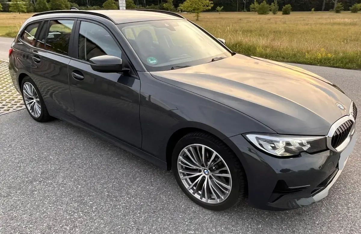 Gebraucht BMW 320 190 PS (139 kW) 2020 Grau Kombi