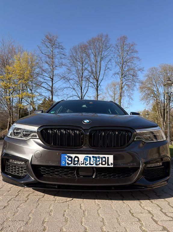 Gebraucht BMW 540 Shadowline 320 PS (235 kW) 2020 Grau Kombi