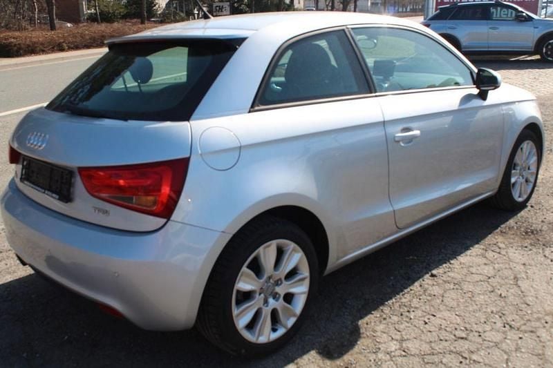 Gebraucht Audi A1 Ambition 86 PS (63 kW) 2011 Silber Kleinwagen