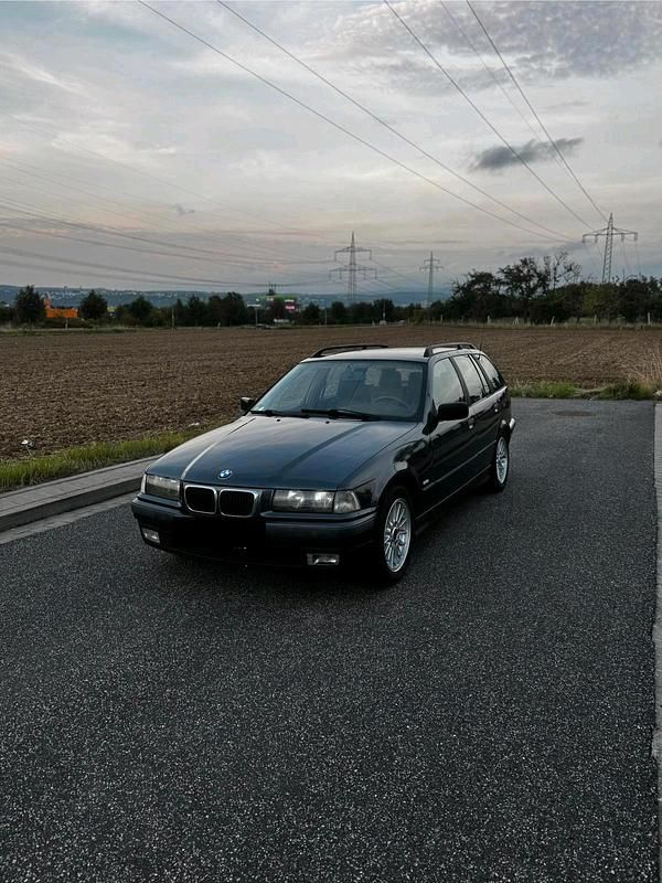 Grau Gebraucht 1998 BMW 316 Kombi | 3.200 € (Teuer) - Bild 1/4