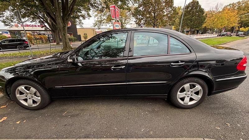 Gebraucht Mercedes E280 Avantgarde 231 PS (169 kW) 2005 Schwarz Limousine