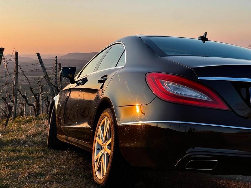 Schwarz Gebraucht 2011 Mercedes CLS350 Exclusive Limousine | 19.950 € (Fairer Preis) - Bild 1/4