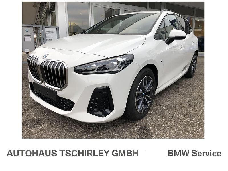 Weiß Gebraucht 2024 BMW 218 Active Tourer M Sport Van / Kleinbus | 33.780 € (Fairer Preis) - Bild 1/4