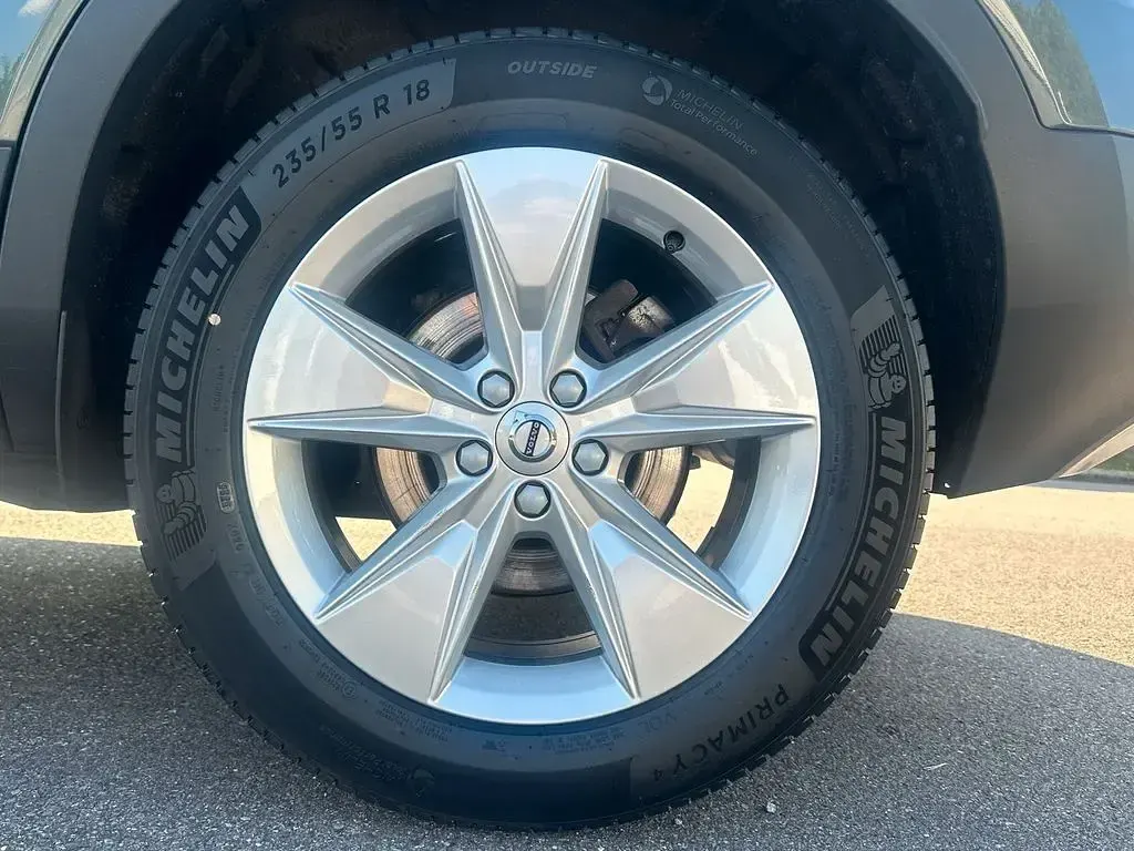 Gebraucht Volvo XC40 Core 163 PS (119 kW) 2025 Forrest lake SUV