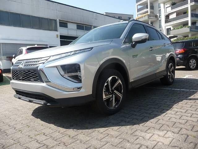 Silber Neu 2025 Mitsubishi Eclipse Cross Basis SUV | 32.480 € - Bild 1/4