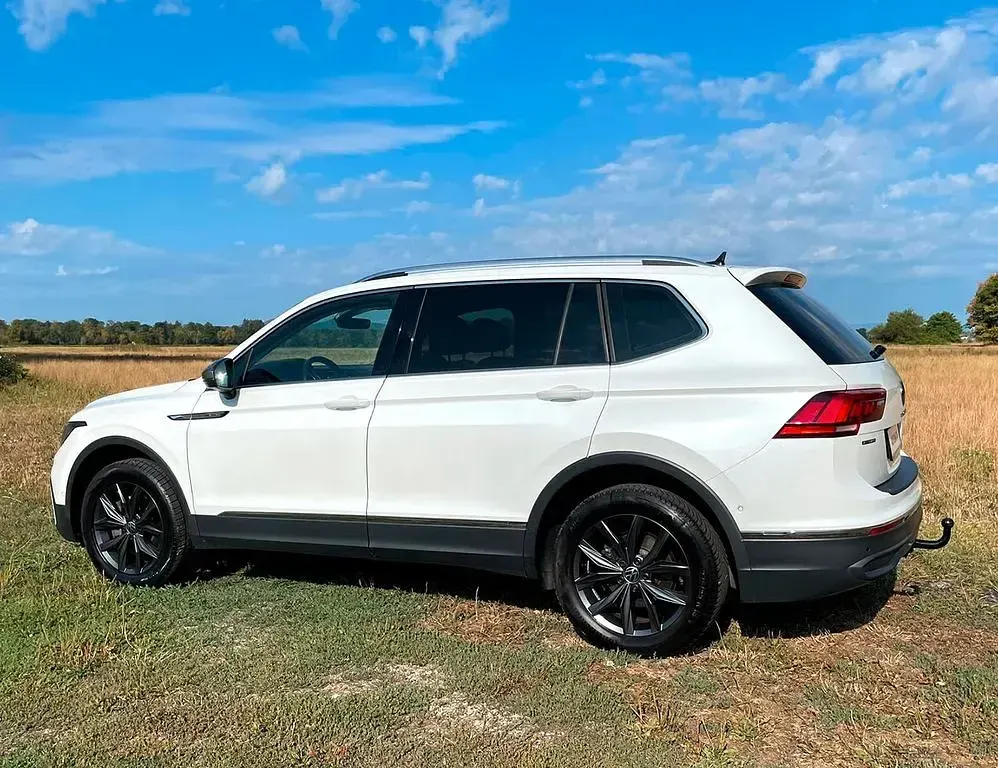 Gebraucht VW Tiguan Allspace Life 190 PS (139 kW) 2023 Weiß SUV