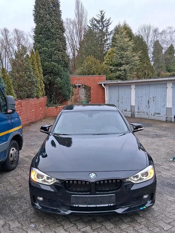 Gebraucht BMW 320 184 PS (135 kW) 2013 Schwarz Limousine