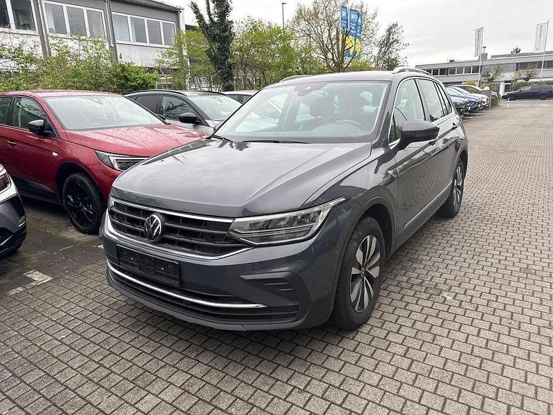 Gebraucht VW Tiguan Move 150 PS (110 kW) 2024 Grau SUV