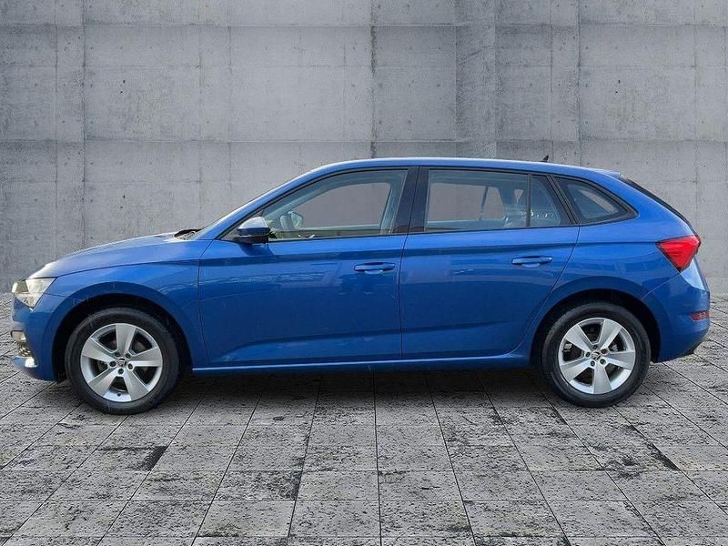 Gebraucht Skoda Scala Cool Plus 95 PS (69 kW) 2022 Raceblau metallic Kleinwagen