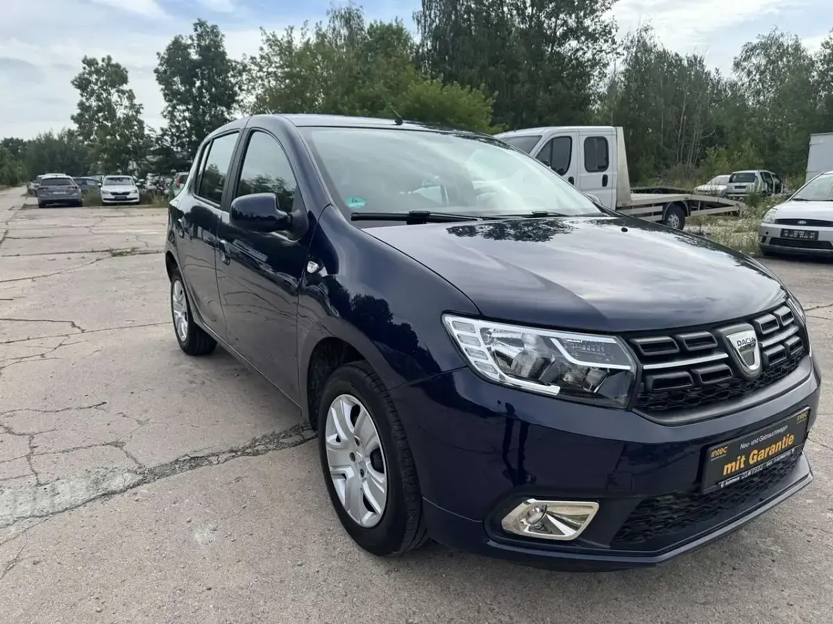 Gebraucht Dacia Sandero 73 PS (53 kW) 2018 Blau Limousine