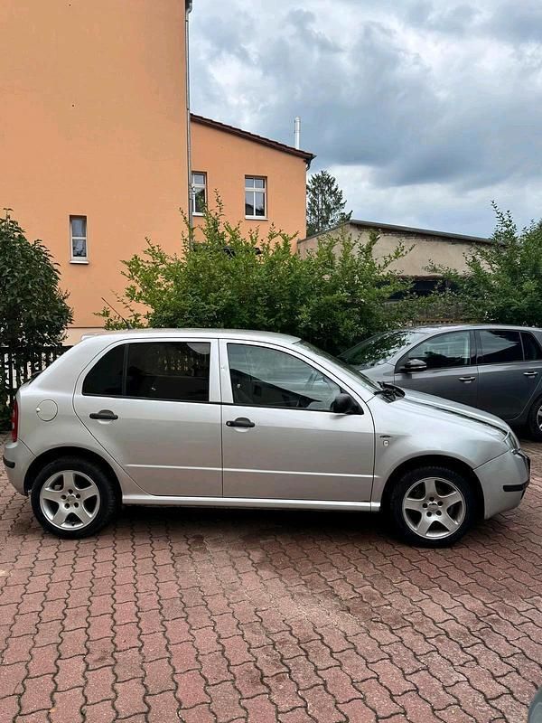 Silber Gebraucht 2002 Skoda Fabia Kombi | 1.199 € (Fairer Preis) - Bild 1/4
