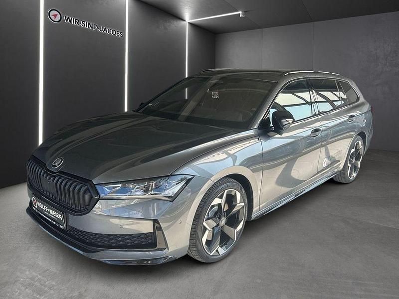 Grau Gebraucht 2025 Skoda Superb Kombi | 53.990 € - Bild 1/4